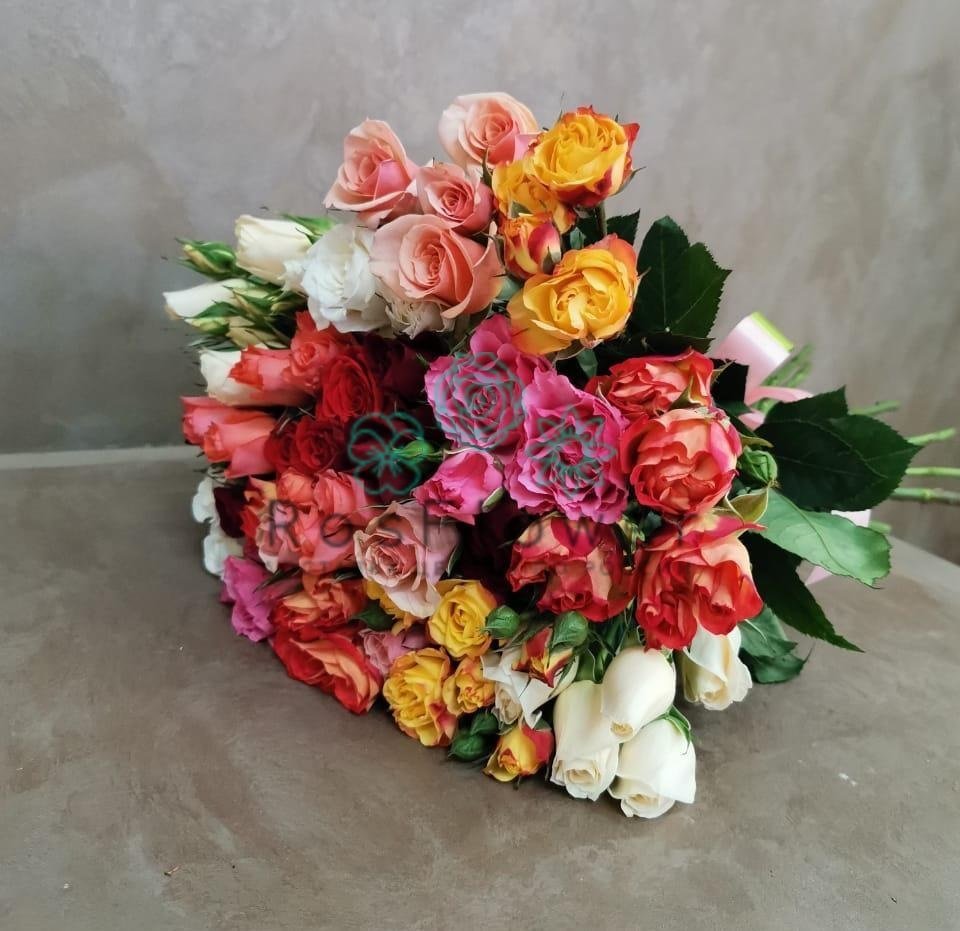 Букет цветов из: Розы в Сараи