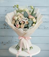 Букет цветов из:  Розы и Лизиантусы в Сараи