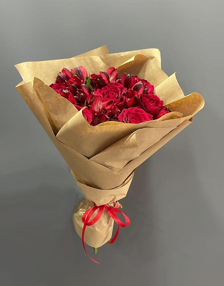 Букет цветов из: Альстромерии и Розы в Сараи