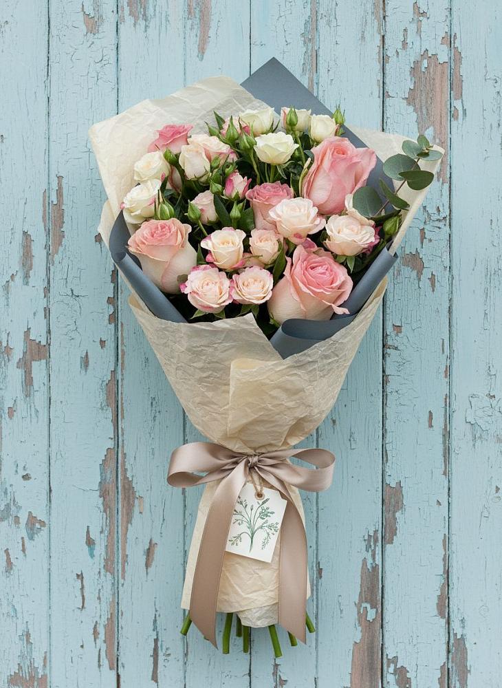 Букет цветов из: Розы в Сараи