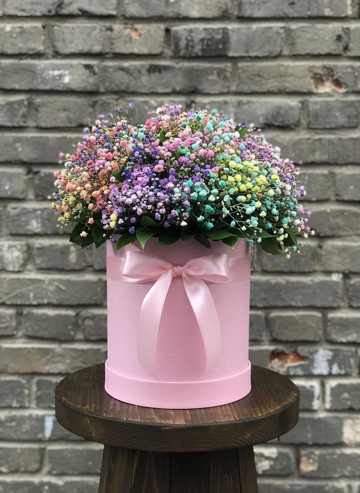 Цветочная композиция из Гипсофила и Розы в шляпной коробке в Сараи