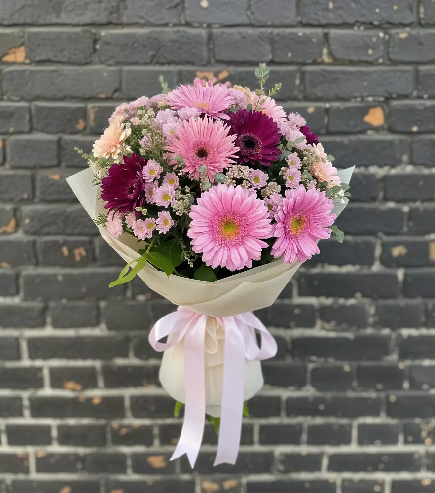 Букет цветов из: Герберы и Хризантемы в Сараи