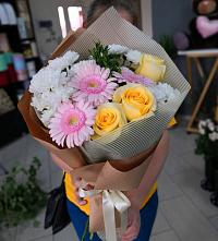 Букет цветов из:  Герберы, Розы и Хризантемы в Сараи