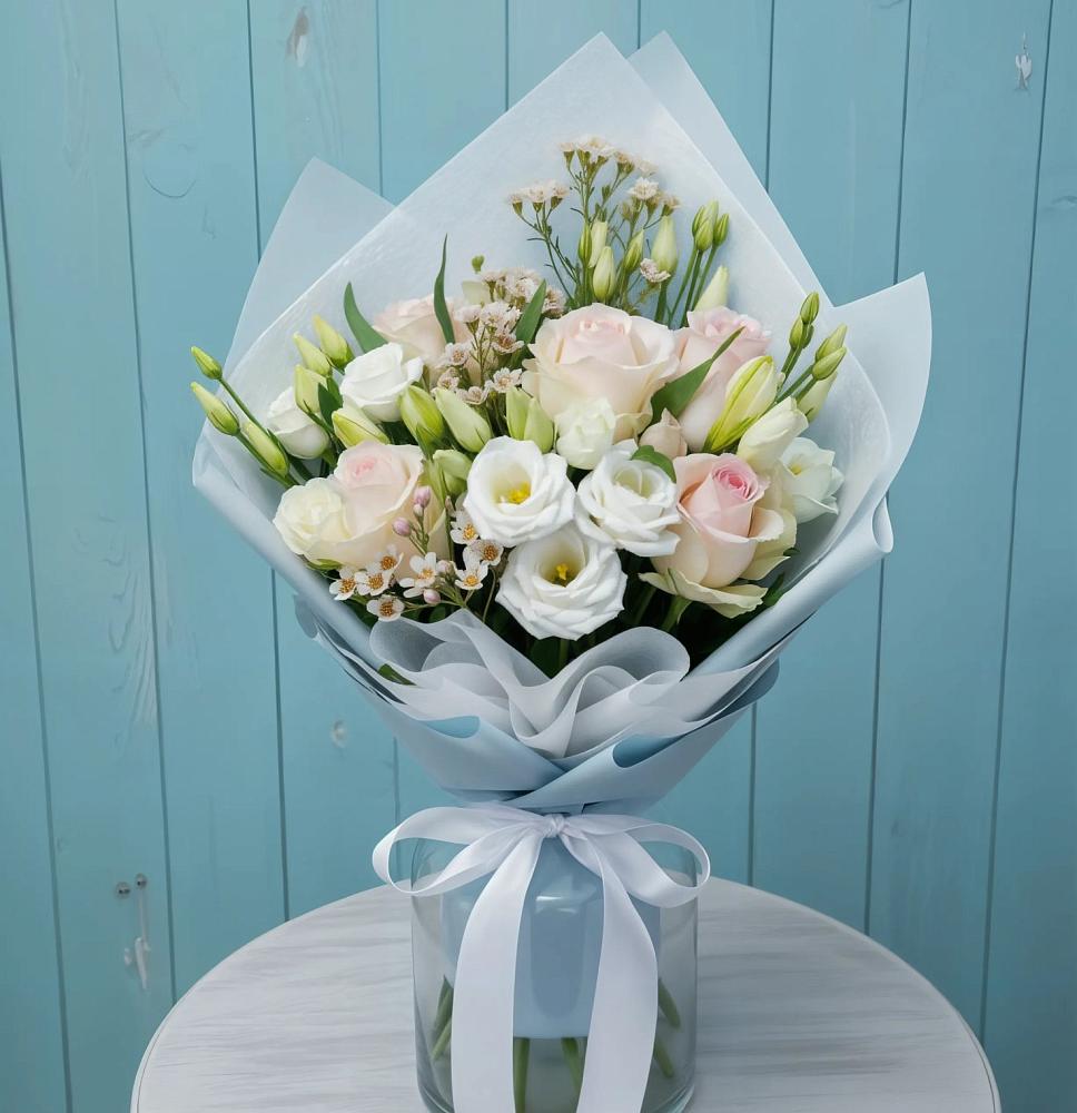 Букет цветов из: Розы и Лизиантусы в Сараи