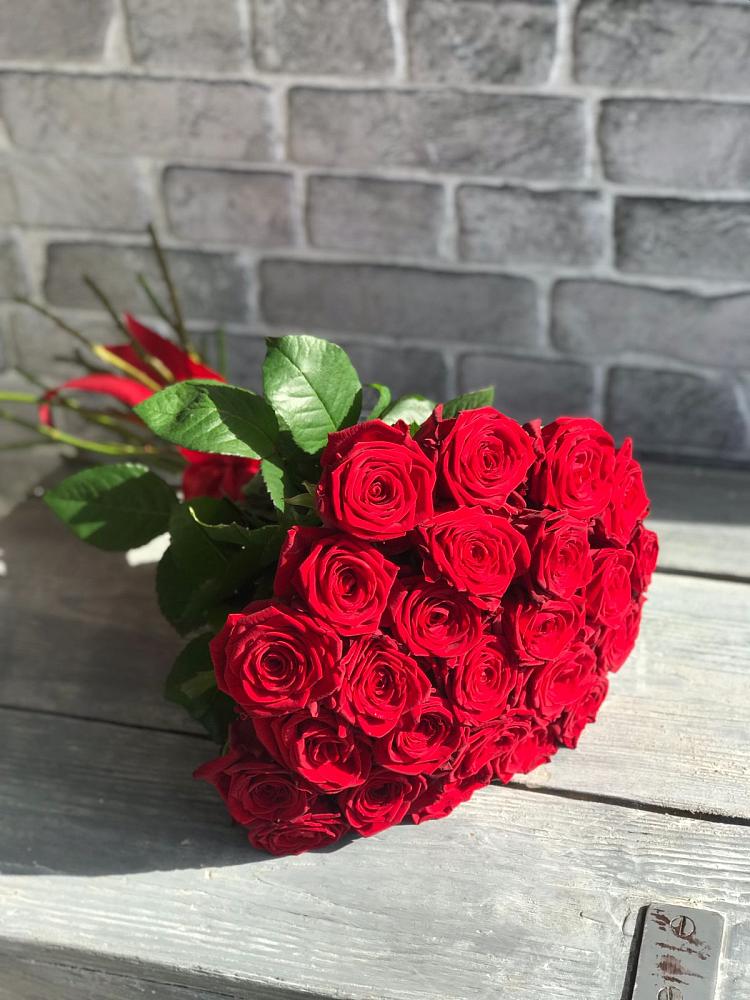 Букет Красные розы Фридом в Сараи