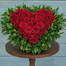 Цветочная композиция из Розы в виде сердца в Сараи