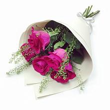 Букет цветов из:  Розы в Сараи
