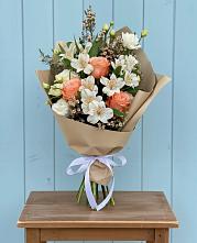 Букет цветов из:  Альстромерии, Лизиантусы, Розы и Хризантемы в Сараи