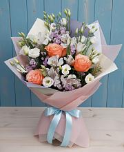 Букет цветов из:  Лизиантусы, Розы, Альстромерии и Гипсофила в Сараи