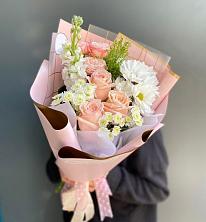 Букет цветов из:  Хризантемы и Розы в Сараи