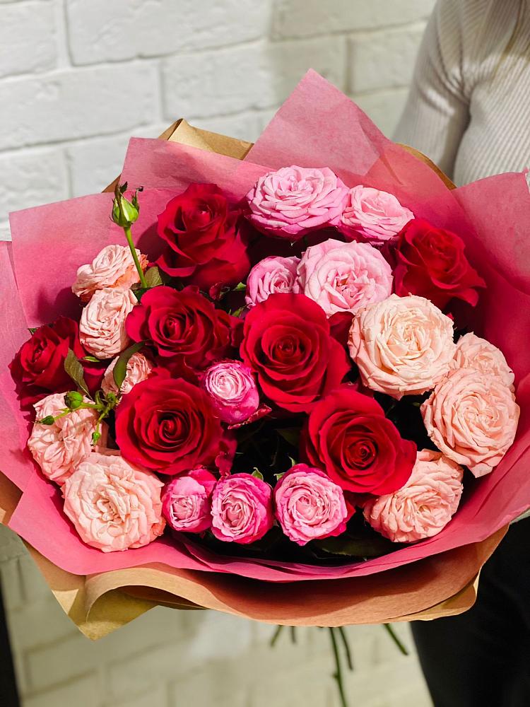 Букет цветов из: Розы в Сараи