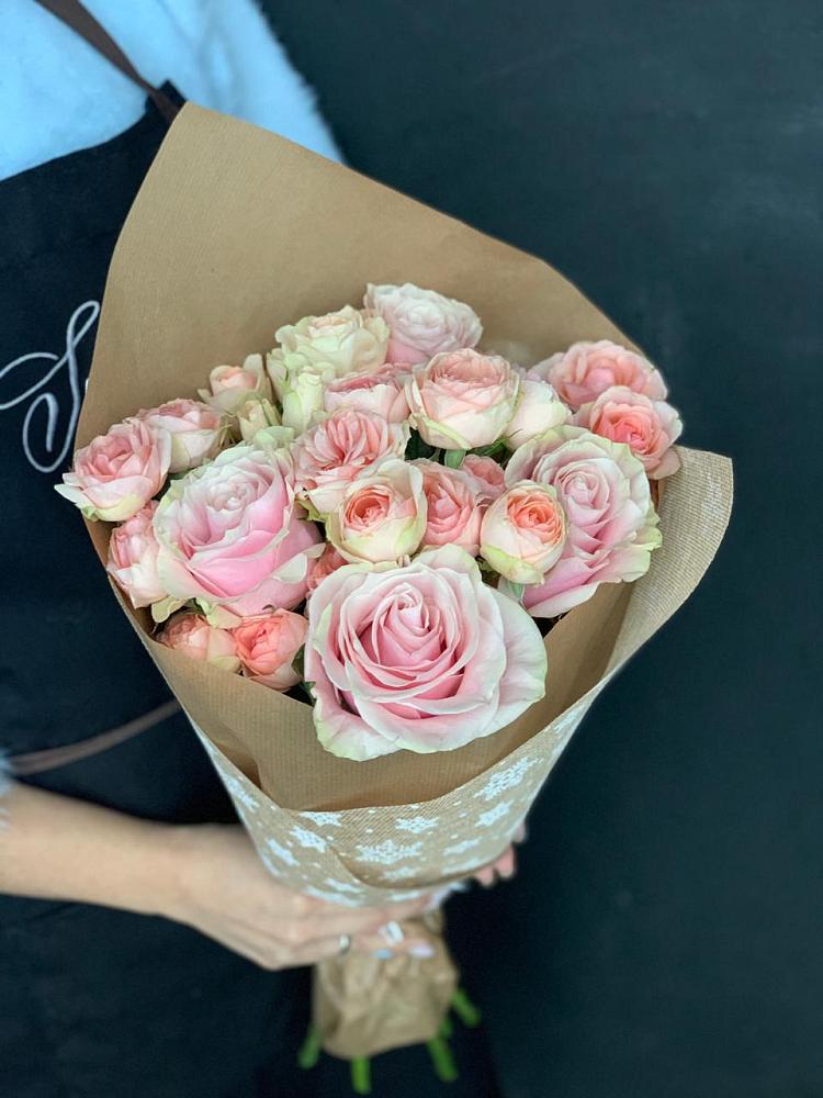 Букет цветов из: Хризантемы и Розы в Сараи