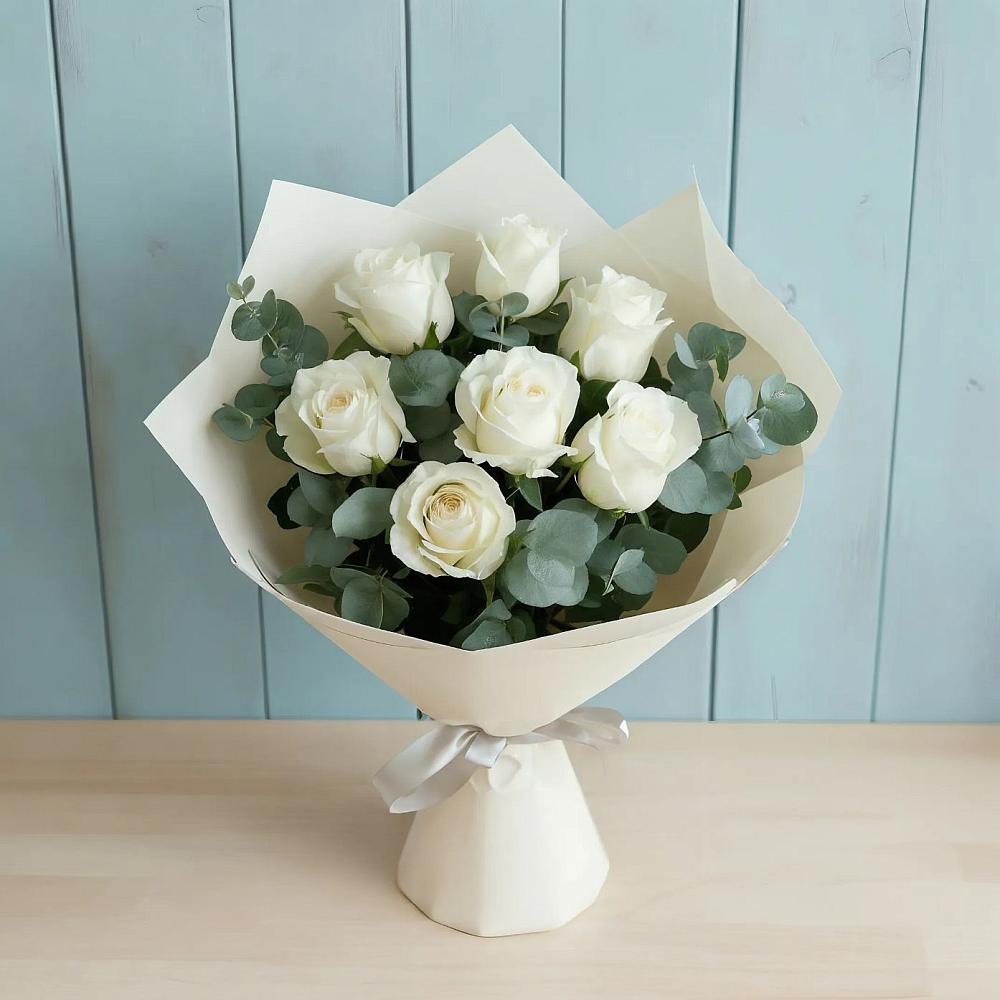 Букет Белые розы в Эвкалипте в Сараи