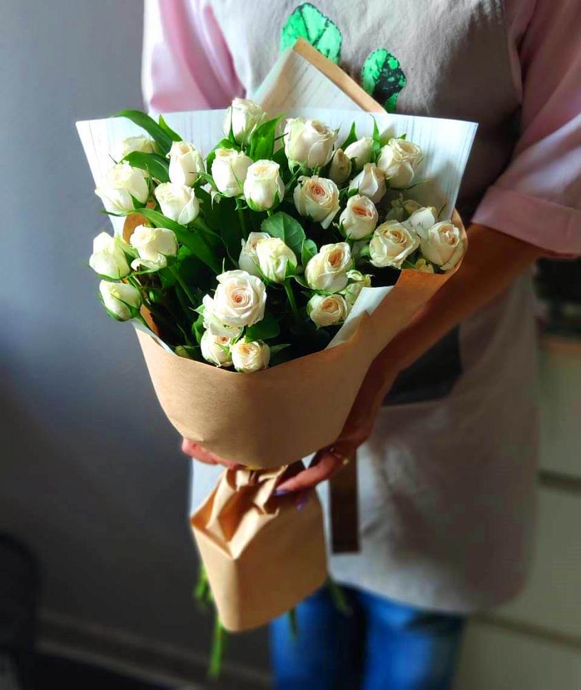 Букет цветов из: Розы в Сараи