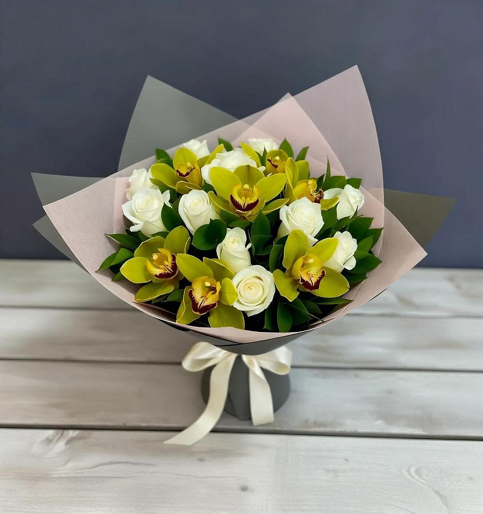 Букет цветов из: Орхидеи и Розы в Сараи