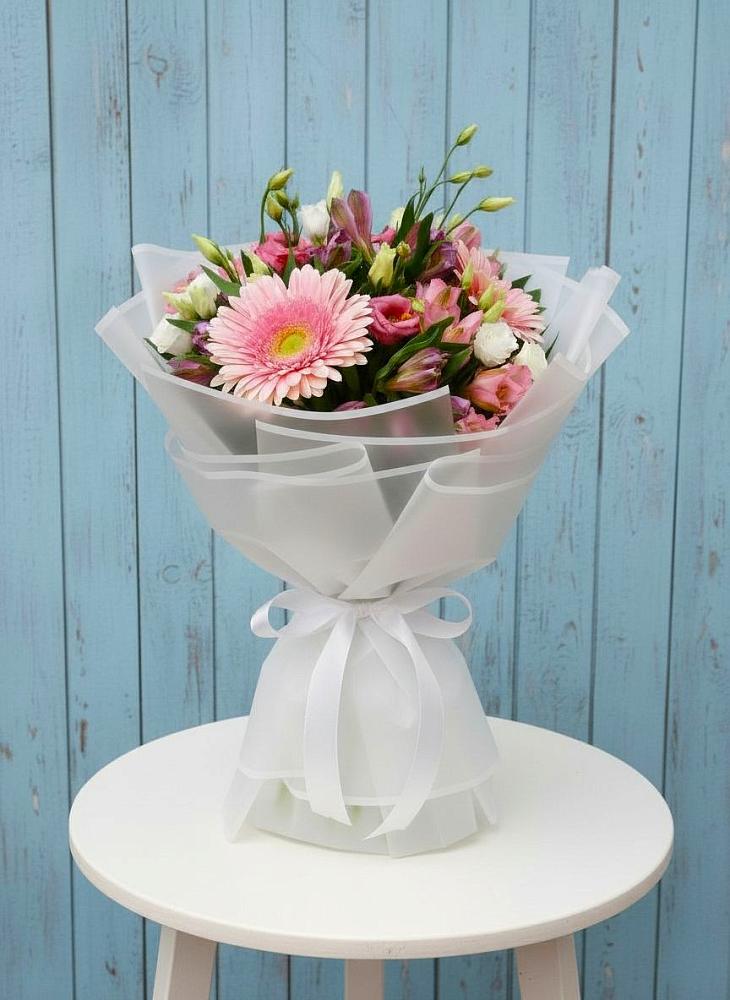 Букет цветов из: Герберы, Альстромерии и Лизиантусы в Сараи