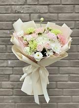 Букет цветов из:  Гвоздики, Розы, Лизиантусы и Хризантемы в Сараи