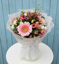 Букет цветов из:  Герберы, Альстромерии и Лизиантусы #REPLACE_PRED# Сараи