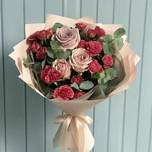Букет цветов из:  Гвоздики и Розы в Сараи