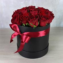 Цветочная композиция из Розы в шляпной коробке в Сараи