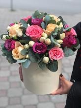 Цветочная композиция из Розы в шляпной коробке в Сараи
