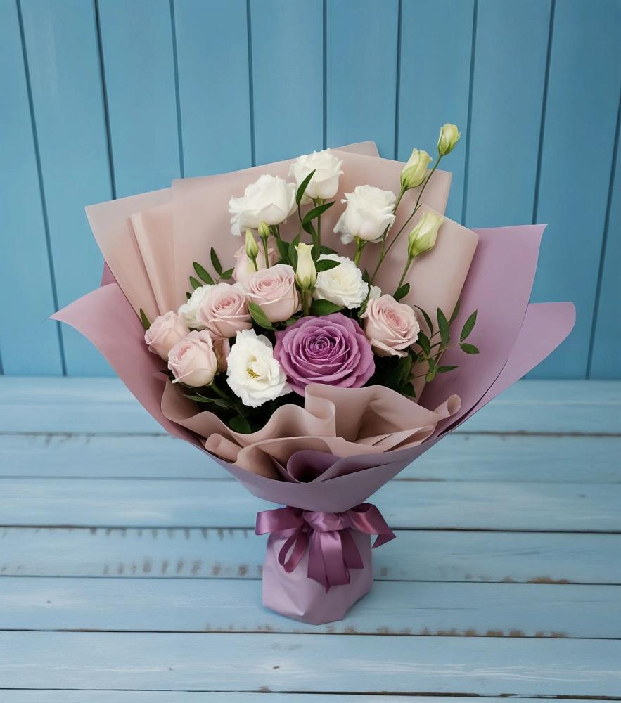 Букет цветов из: Розы и Лизиантусы в Сараи